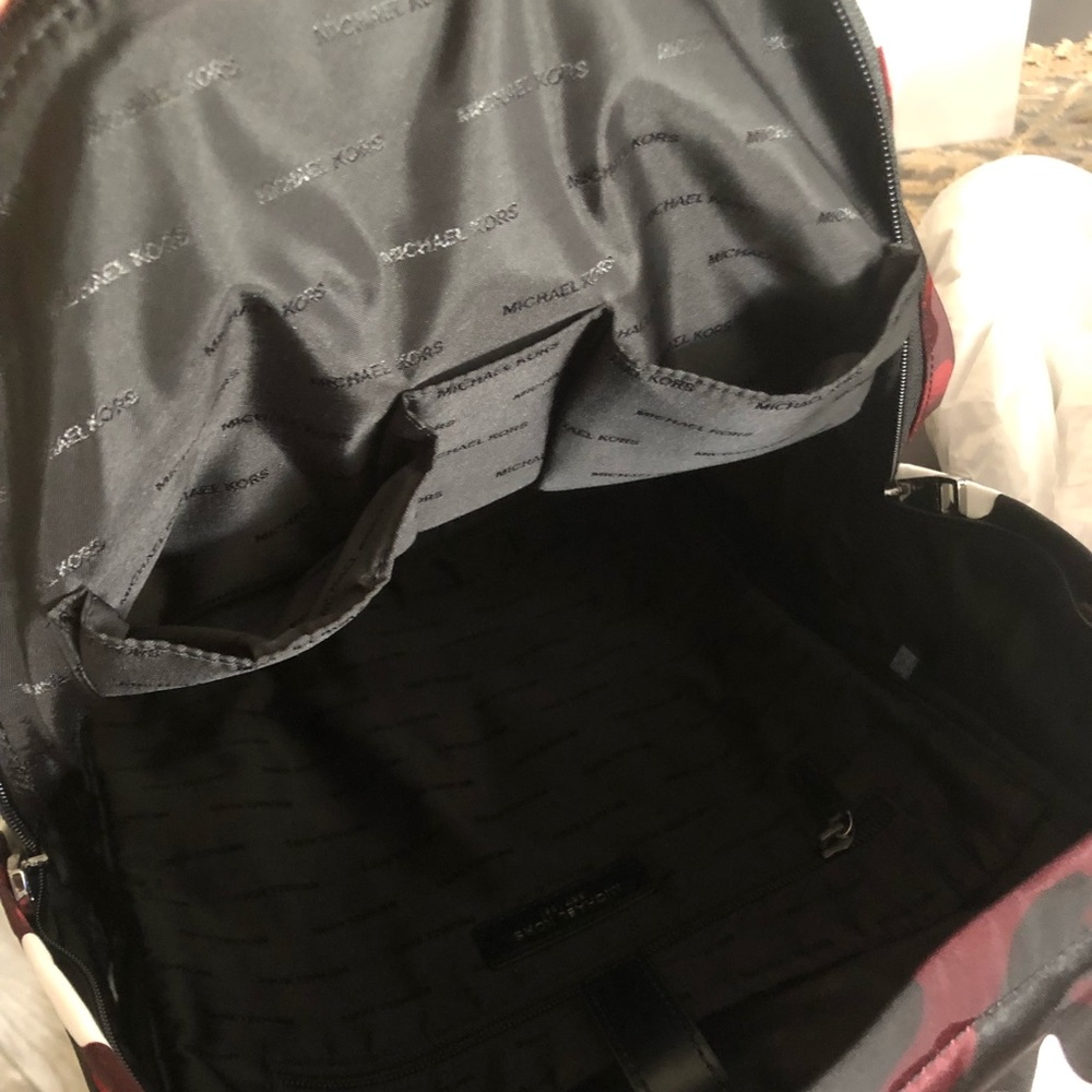 New MK men’s backpack 🧔🏽 - Picture 5 of 7